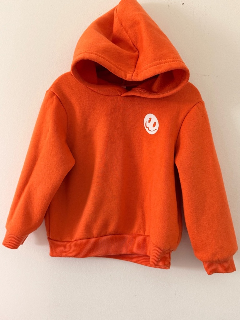 SHEIN Orange Kids Pullover Hoodie with White Smiley Patch